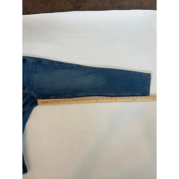 Abercrombie & Fitch High Rise Mom Jean Medium Wash Blue Size 26/2R - Picture 12 of 12
